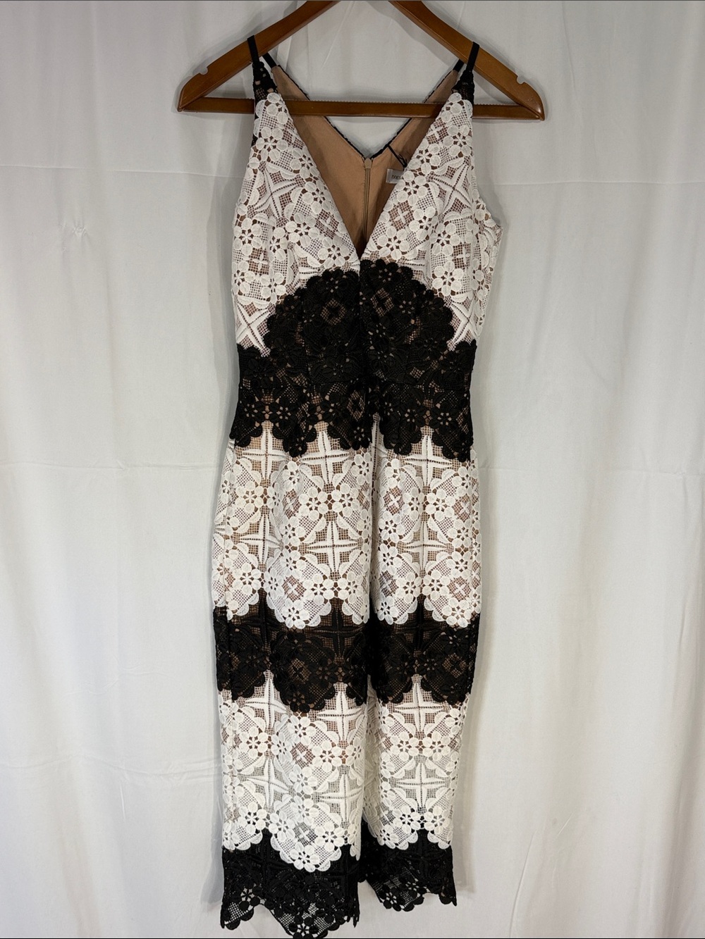 Dress the Population White and Black Lace Panel V-Neck Midi Dress XS